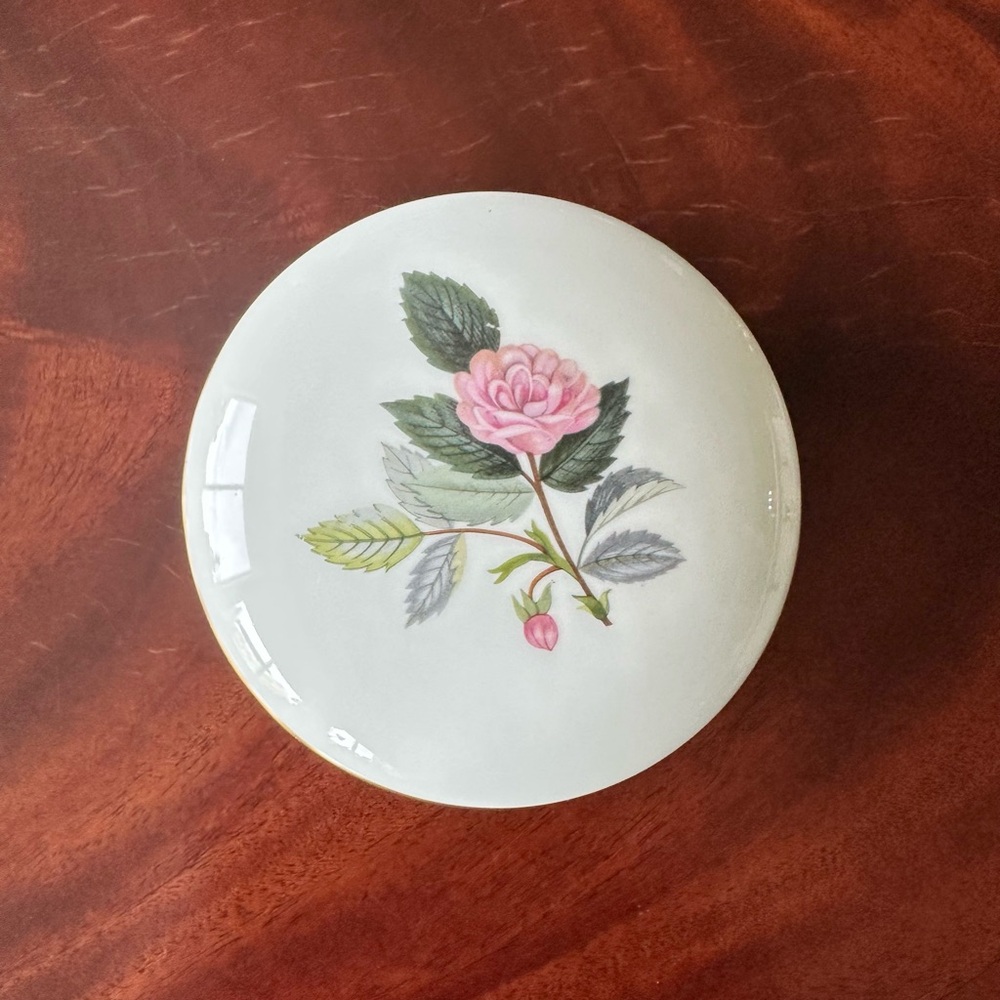 Wedgwood Bone China Hathaway Rose Trinket Dish & Lid Vintage Collection